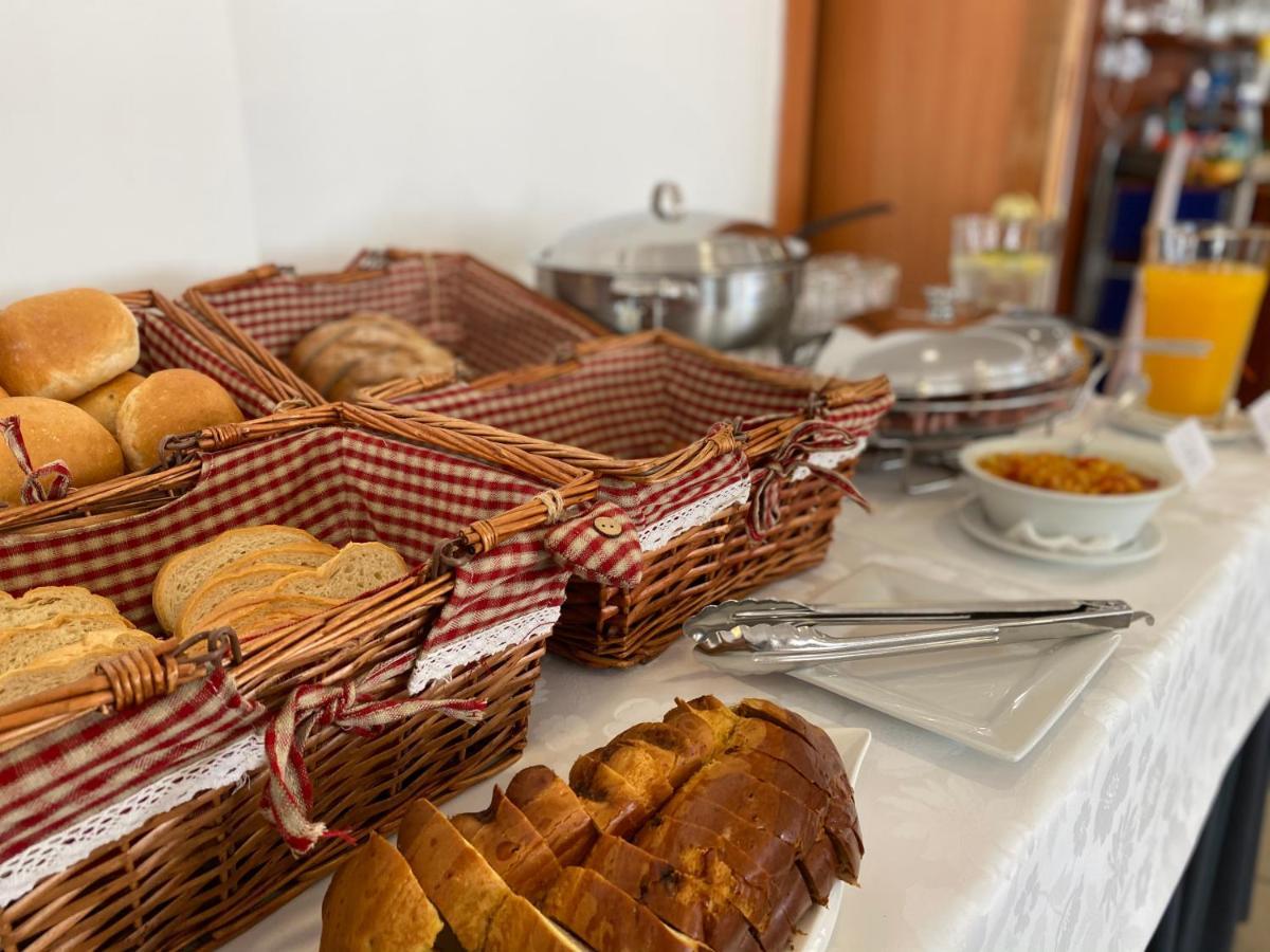 Hotel Magnolia Balatonszepezd Bagian luar foto