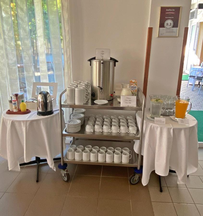 Hotel Magnolia Balatonszepezd Bagian luar foto