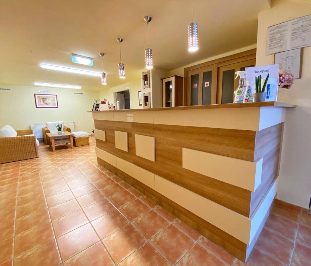 Hotel Magnolia Balatonszepezd Bagian luar foto