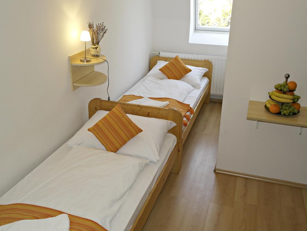 Hotel Magnolia Balatonszepezd Bagian luar foto