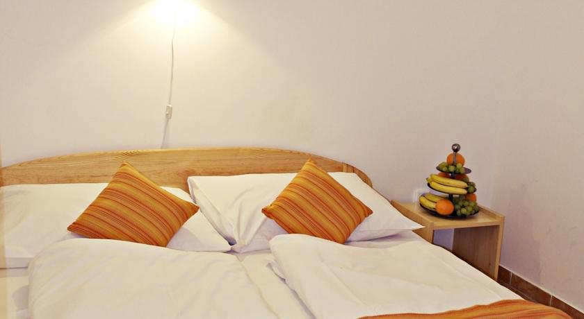 Hotel Magnolia Balatonszepezd Bagian luar foto