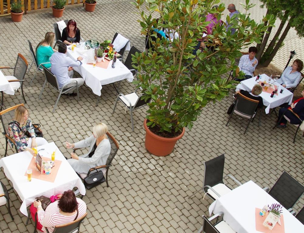 Hotel Magnolia Balatonszepezd Bagian luar foto