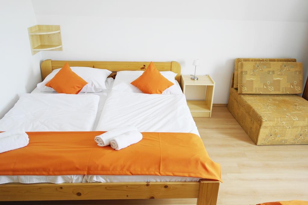 Hotel Magnolia Balatonszepezd Bagian luar foto