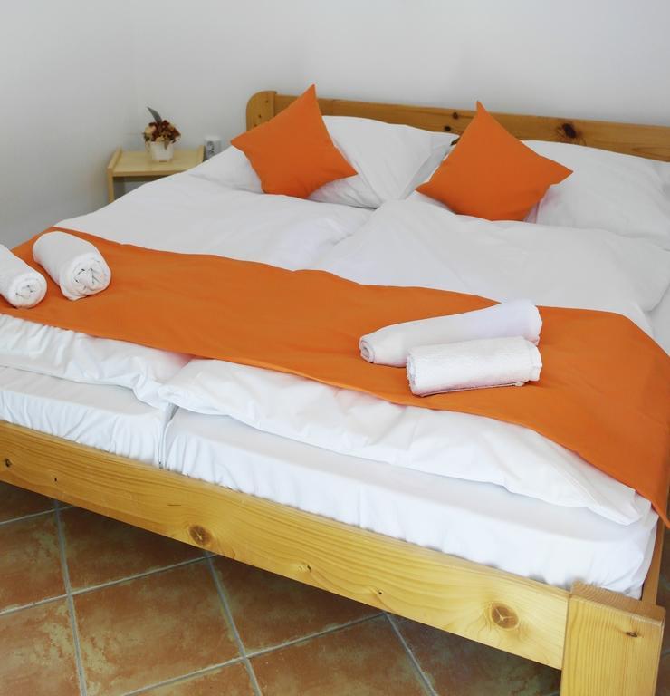 Hotel Magnolia Balatonszepezd Bagian luar foto