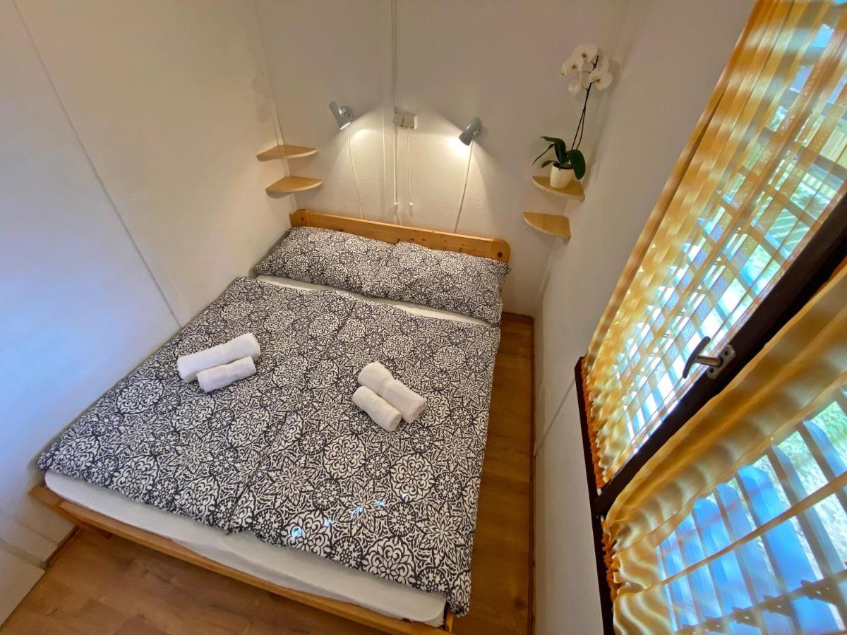 Hotel Magnolia Balatonszepezd Bagian luar foto