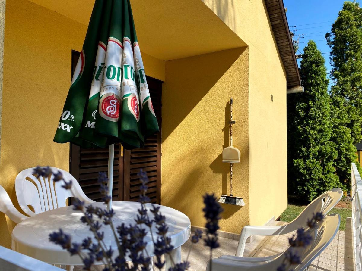 Hotel Magnolia Balatonszepezd Bagian luar foto