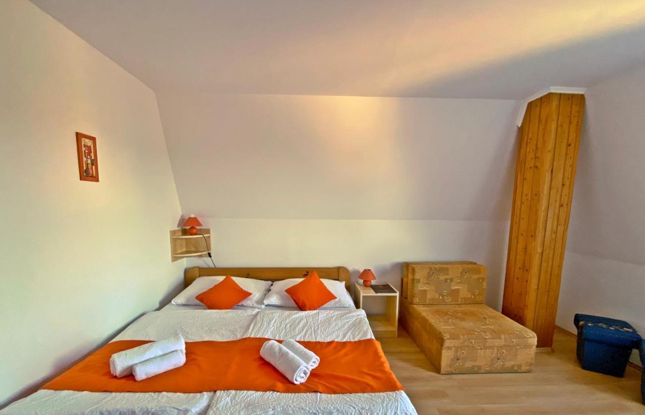 Hotel Magnolia Balatonszepezd Bagian luar foto